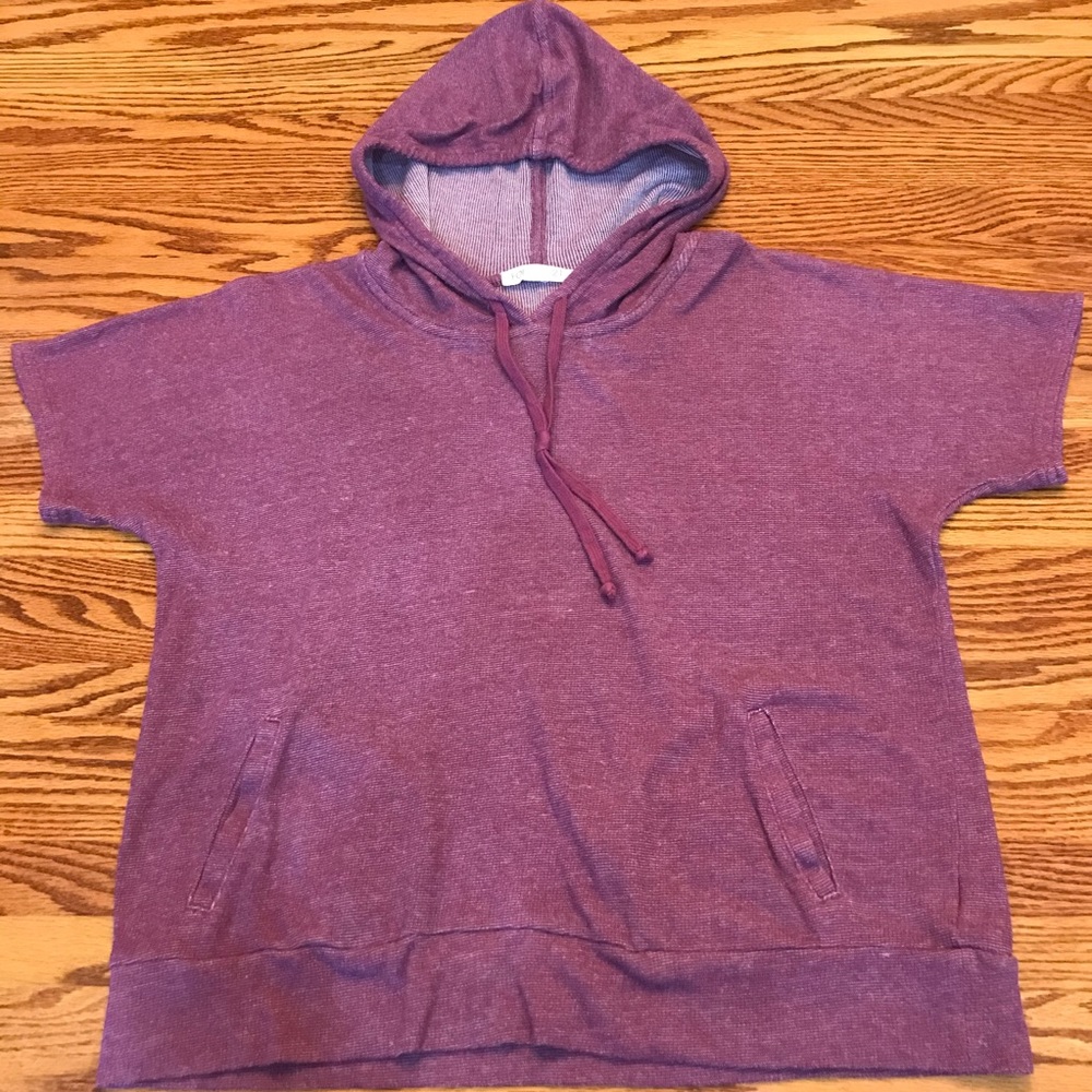 Juniors Forever 21 Short Sleeved Hooded Pullover